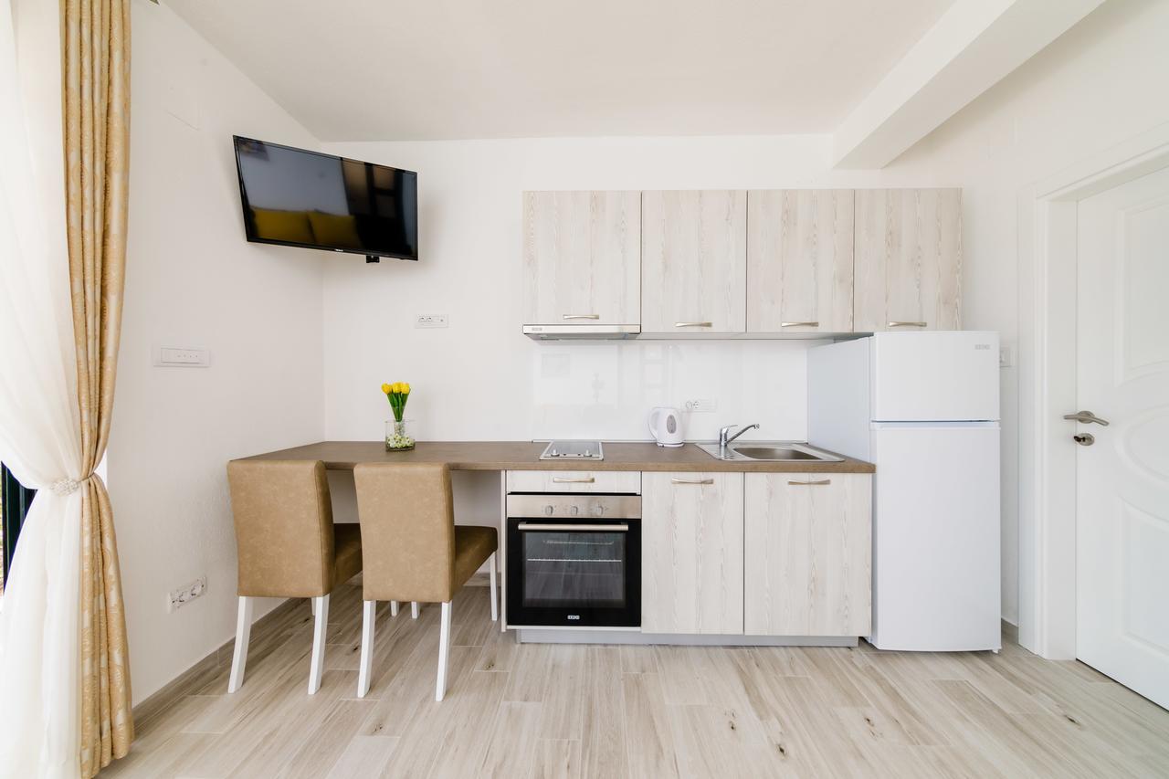 Apartmani Mia Тиват Экстерьер фото