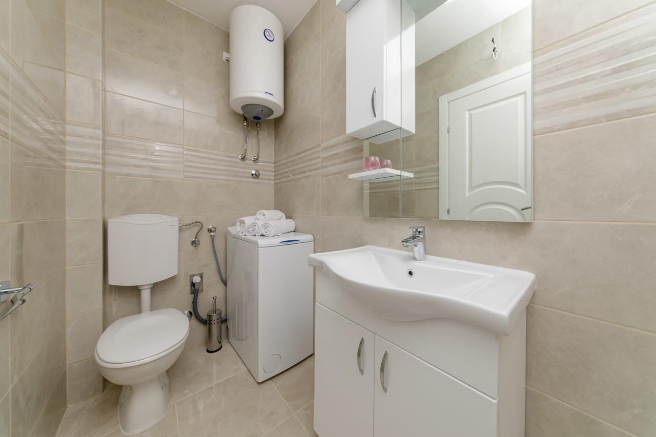 Apartmani Mia Тиват Экстерьер фото